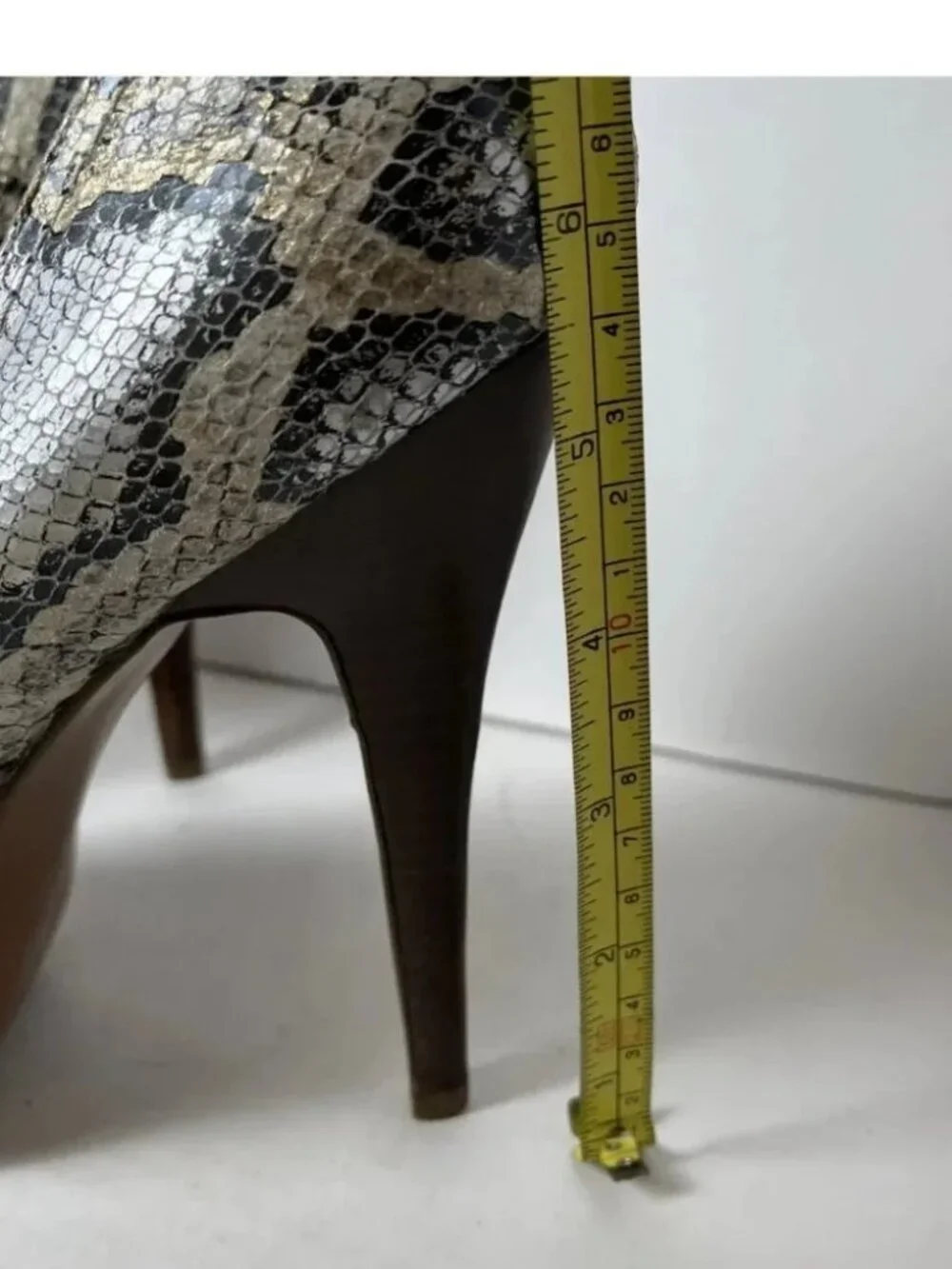 Steve Madden Snakeskin Platform Pumps Size 10 Stiletto High Heels